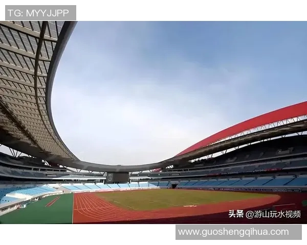 昔日锋线传奇:回顾那些璀璨星光与足球场上的黄金岁月 昔日锋线传奇:回顾那些璀璨星光与足球场上的黄金岁月